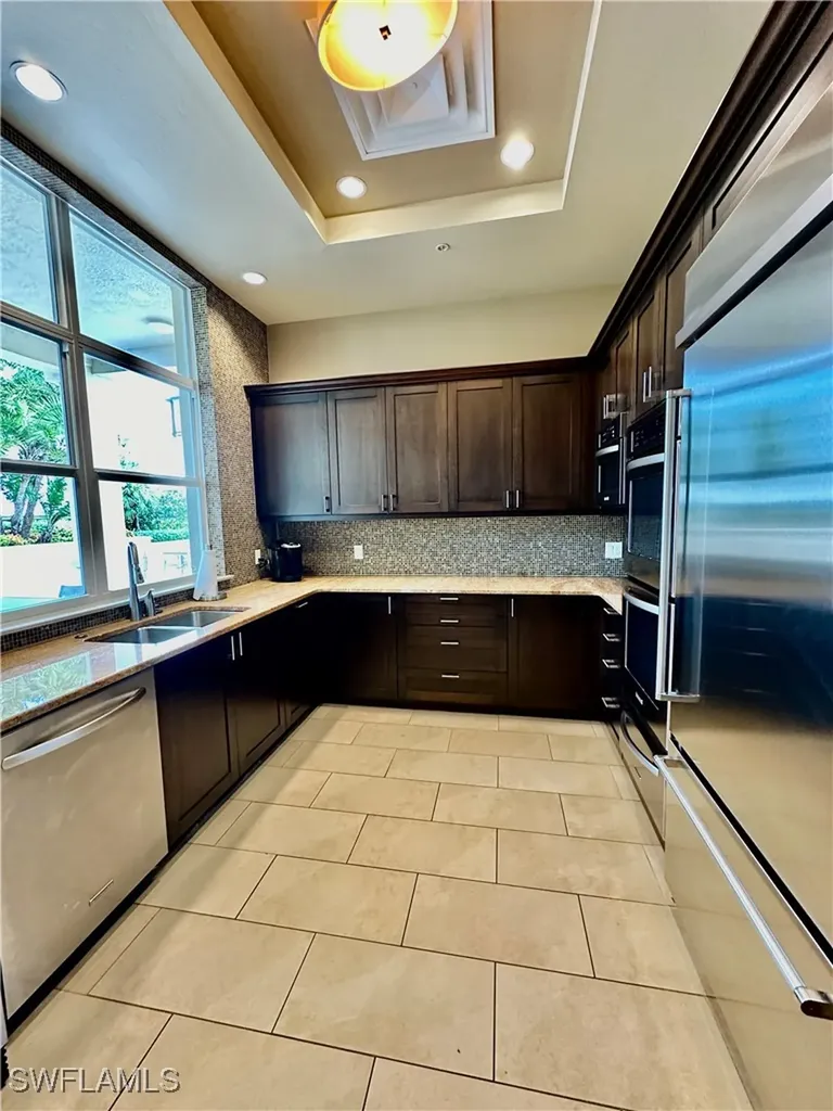 9115 Strada Place Naples FL 34108