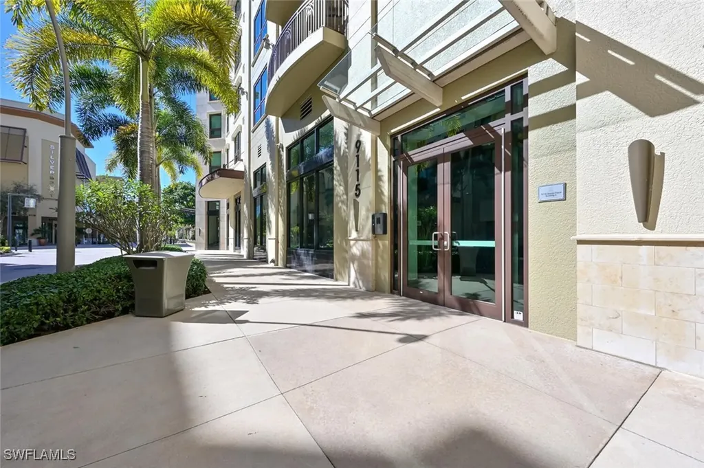 9115 Strada Place Naples FL 34108