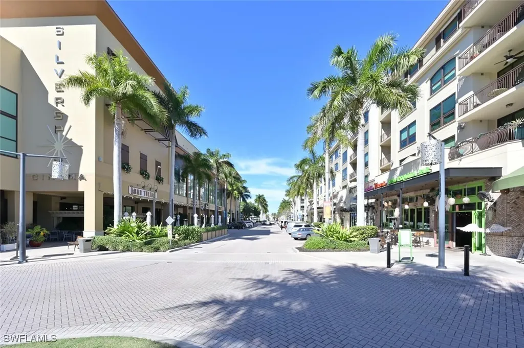 9115 Strada Place Naples FL 34108
