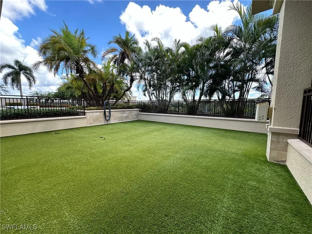 9115 Strada Place Naples FL 34108