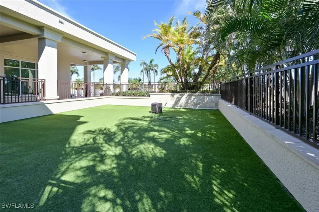 9115 Strada Place Naples FL 34108
