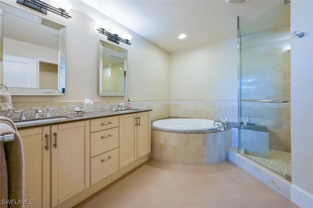9115 Strada Place Naples FL 34108