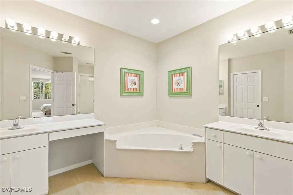 8471 Southbridge Drive Estero FL 33967