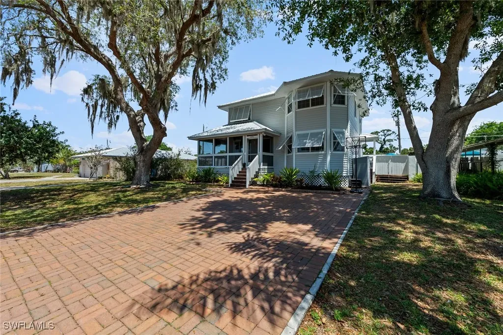 2040 Clarke Avenue Fort Myers FL 33905