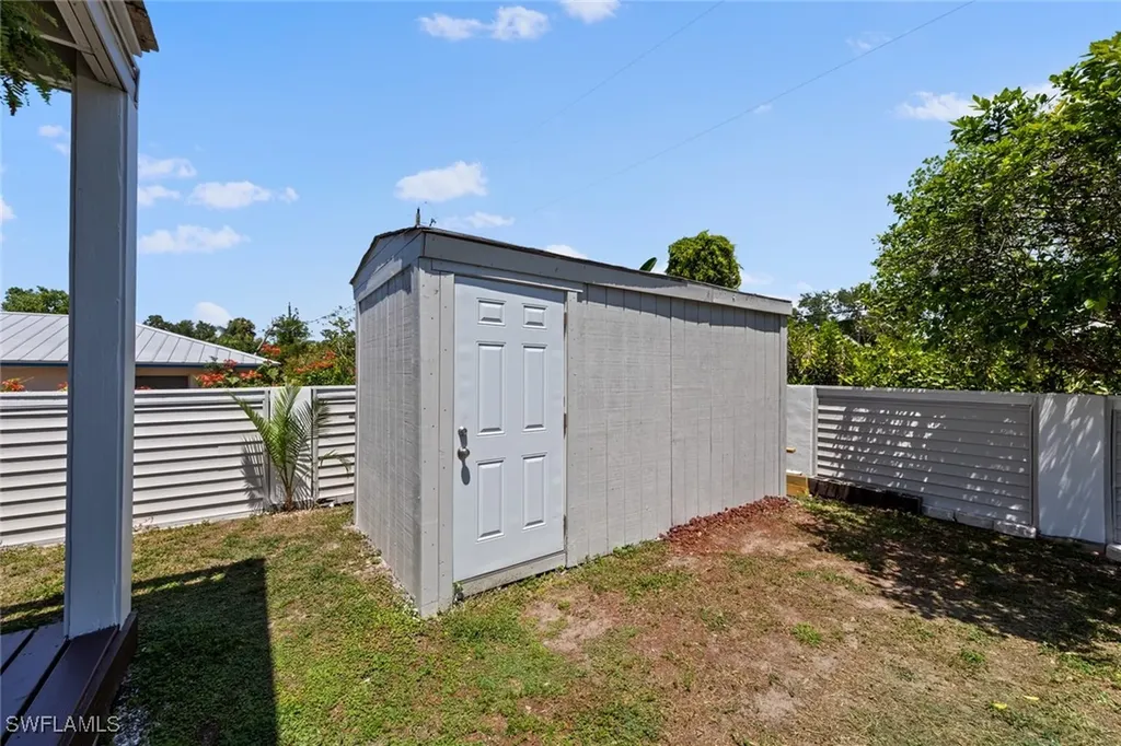 2040 Clarke Avenue Fort Myers FL 33905