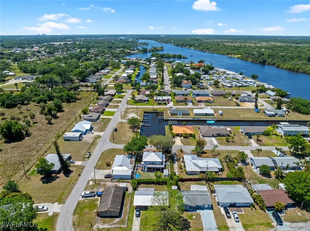 2040 Clarke Avenue Fort Myers FL 33905
