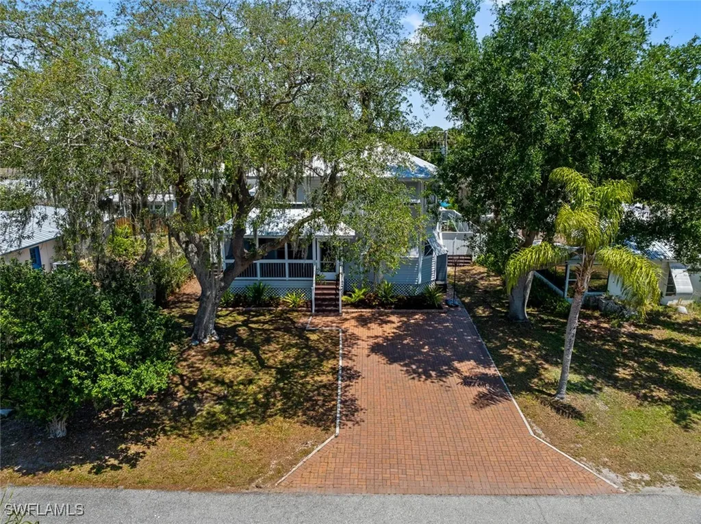 2040 Clarke Avenue Fort Myers FL 33905