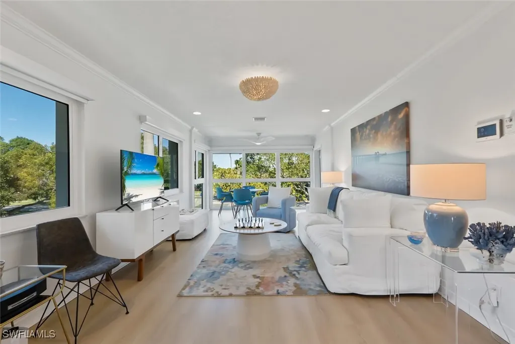 Naples FL, 606 Broad Avenue S, Unit J606