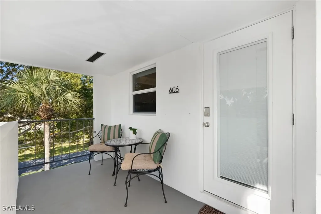 606 Broad Avenue S Naples FL 34102