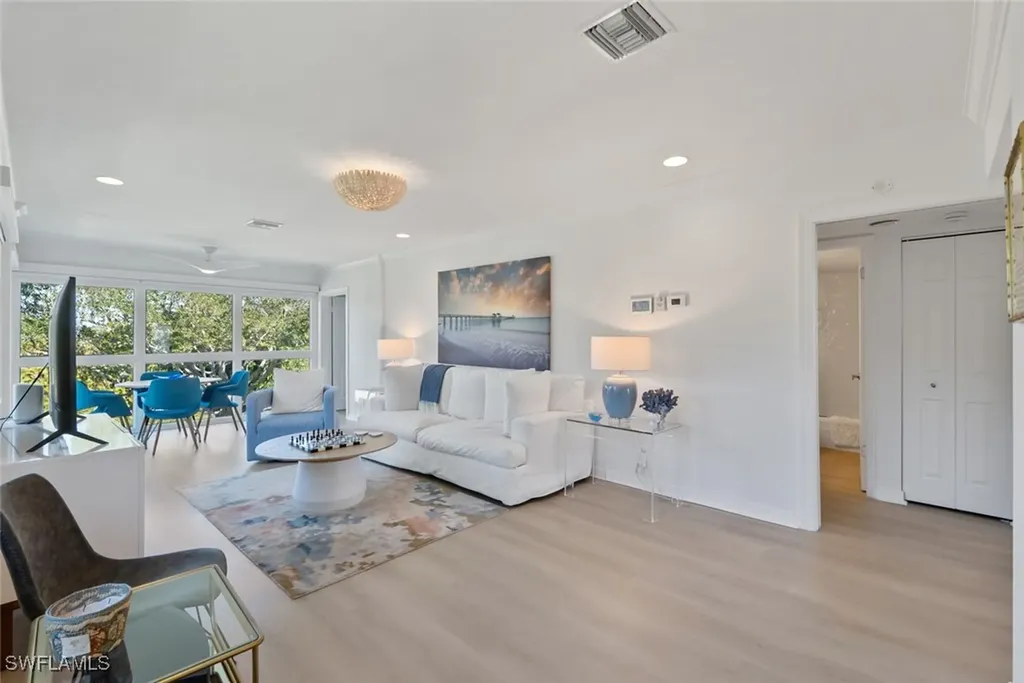 606 Broad Avenue S Naples FL 34102