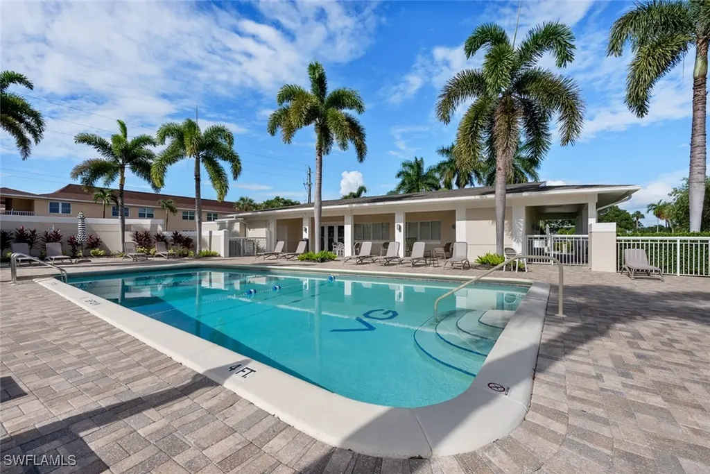 606 Broad Avenue S Naples FL 34102