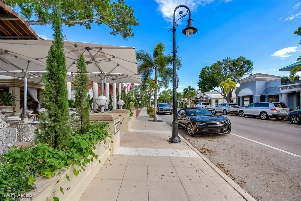 606 Broad Avenue S Naples FL 34102