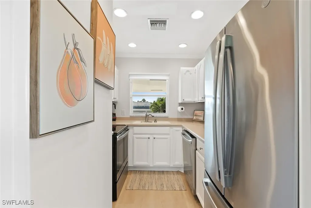 606 Broad Avenue S Naples FL 34102