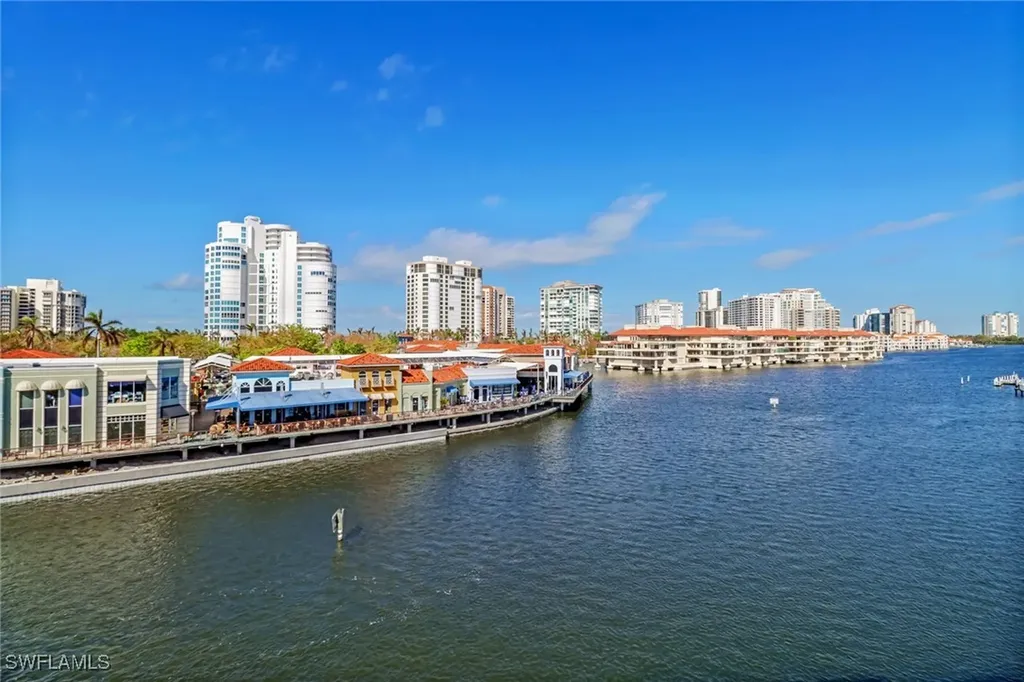 205 Park Shore Drive Naples FL 34103