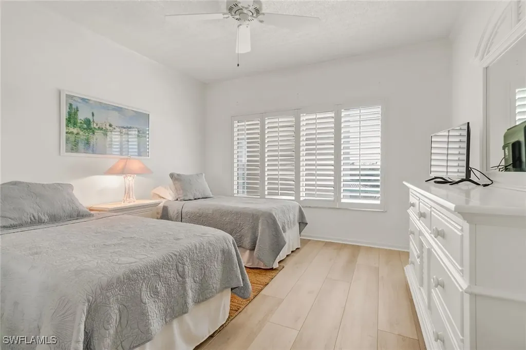 205 Park Shore Drive Naples FL 34103