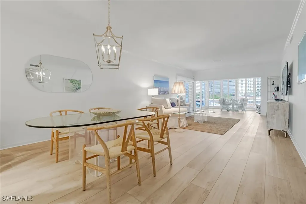 205 Park Shore Drive Naples FL 34103