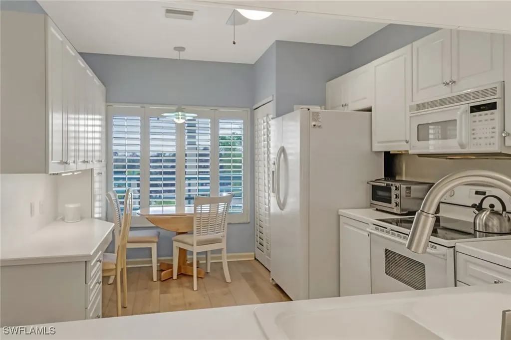 205 Park Shore Drive Naples FL 34103