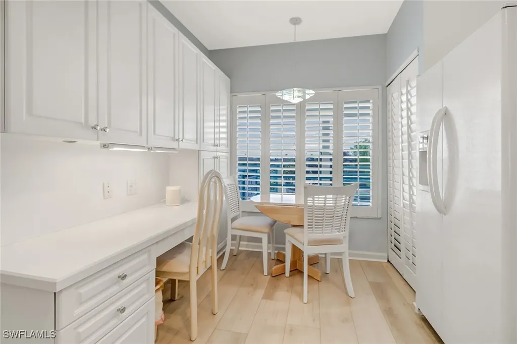 205 Park Shore Drive Naples FL 34103