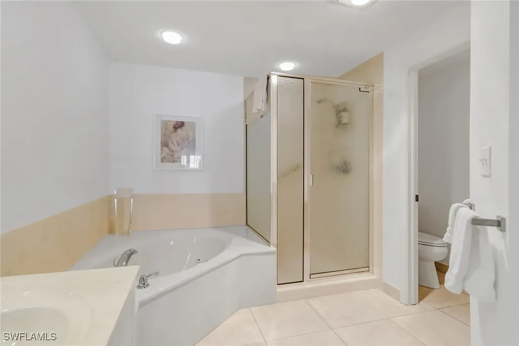 205 Park Shore Drive Naples FL 34103