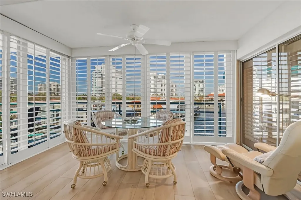 205 Park Shore Drive Naples FL 34103