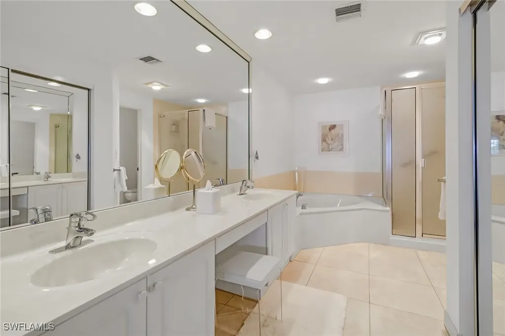 205 Park Shore Drive Naples FL 34103