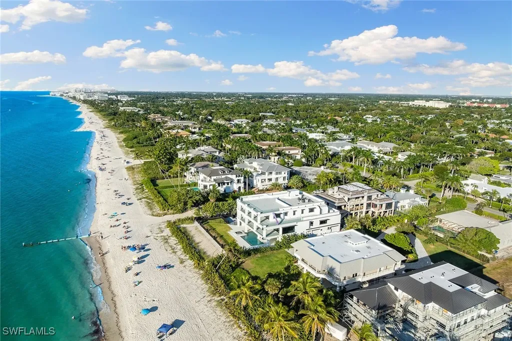 Naples FL, 26 2ND Avenue S