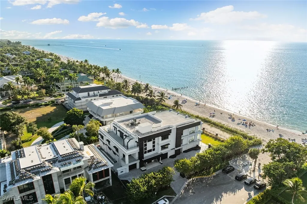 26 2nd Avenue S Naples FL 34102