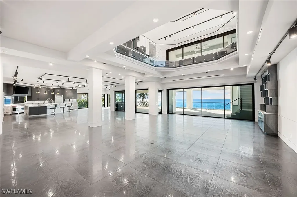 26 2nd Avenue S Naples FL 34102