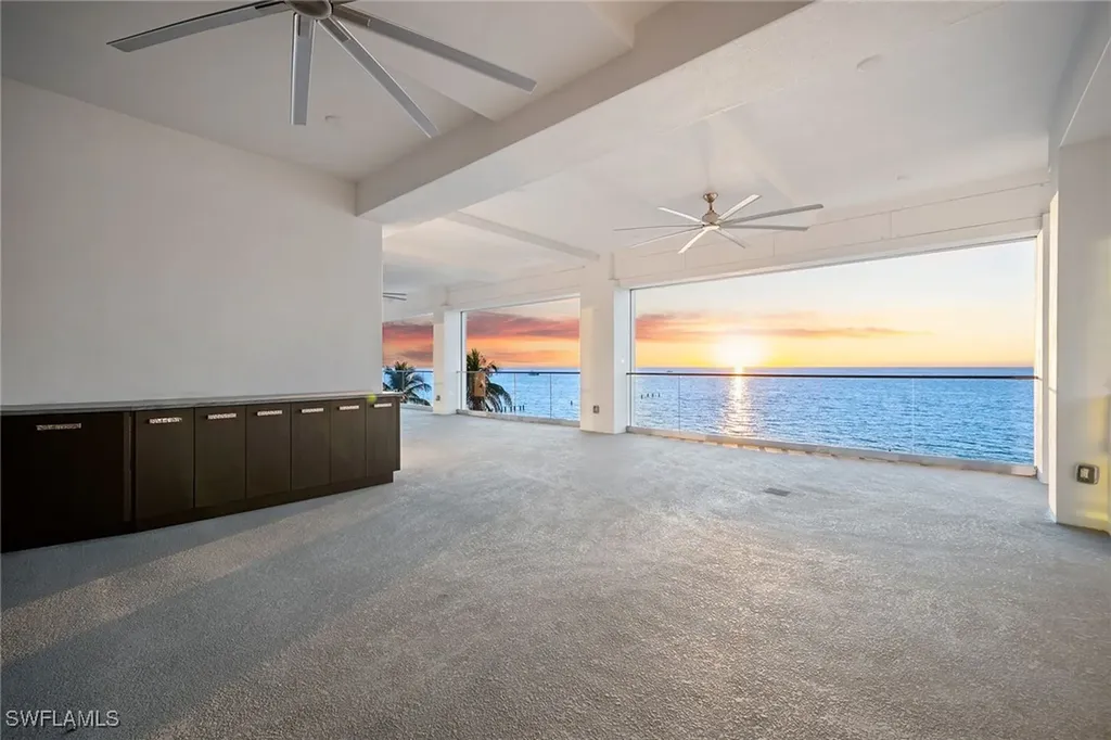 26 2nd Avenue S Naples FL 34102