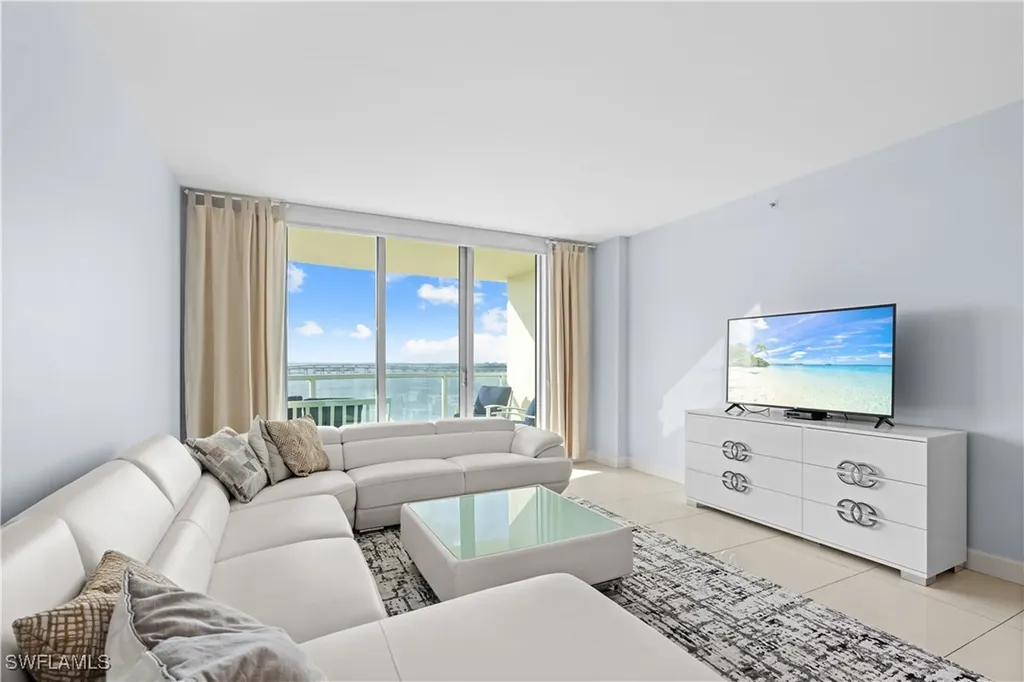3000 Oasis Grand Boulevard Fort Myers FL 33916