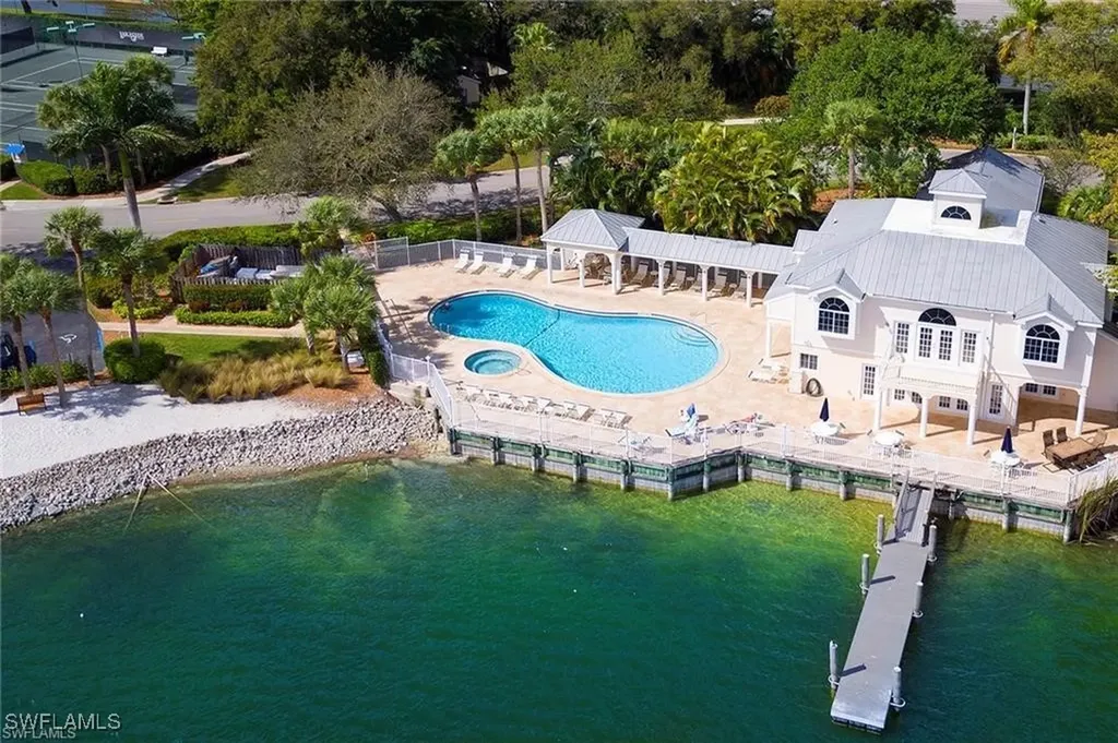 2711 Citrus Lake Drive Naples FL 34109