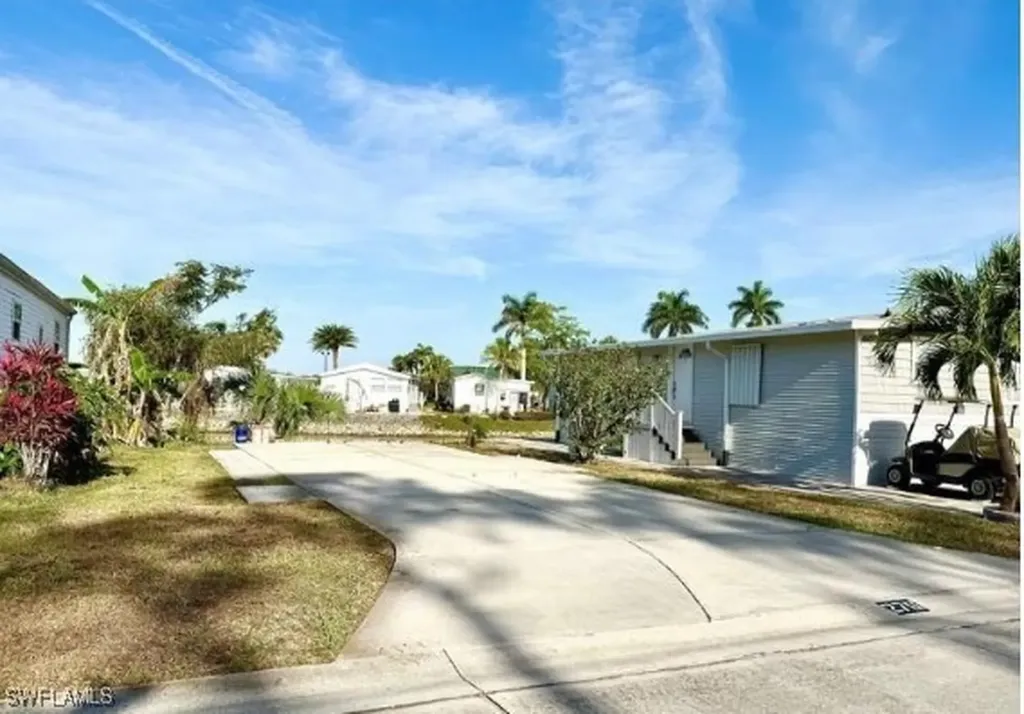 276 Bass Lane Naples FL 34114