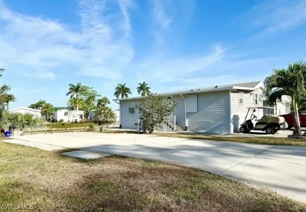 276 Bass Lane Naples FL 34114