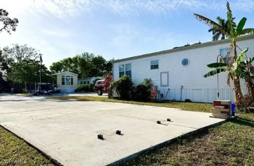 276 Bass Lane Naples FL 34114