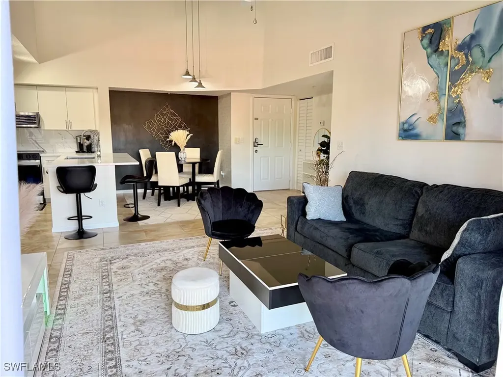 1265 Wildwood Lakes Boulevard Naples FL 34104