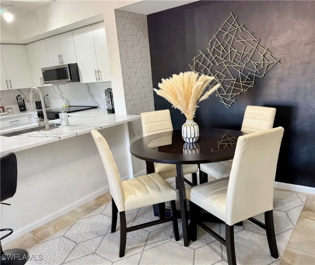 1265 Wildwood Lakes Boulevard Naples FL 34104