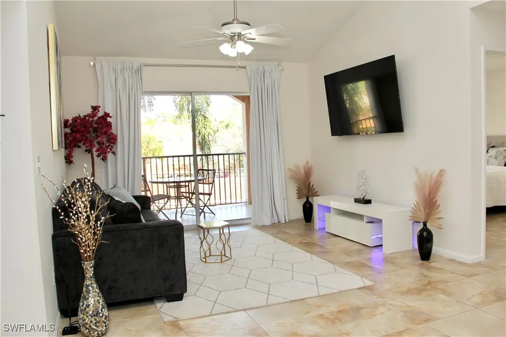 1265 Wildwood Lakes Boulevard Naples FL 34104