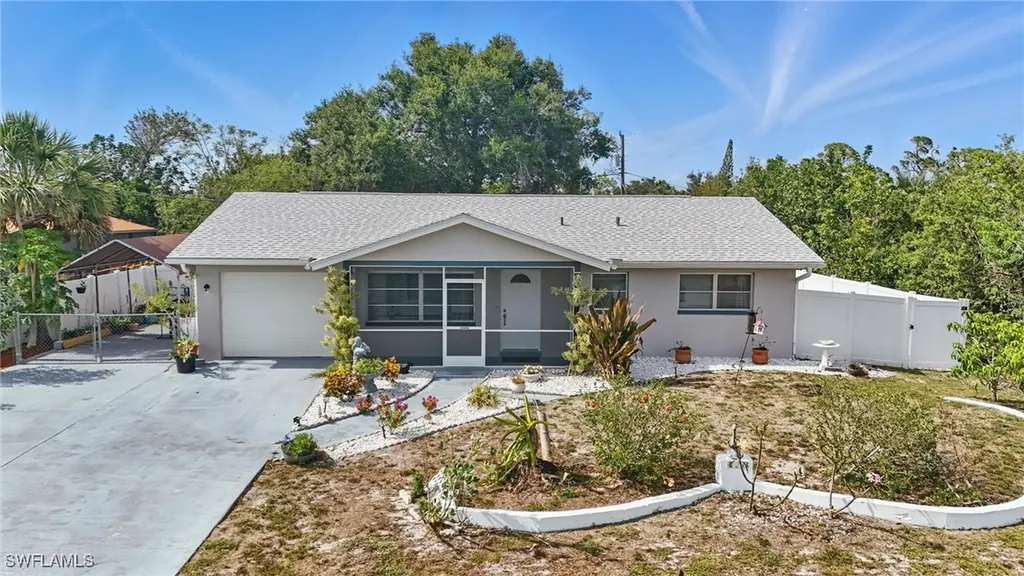 426 Chestnut Avenue NW Port Charlotte FL 33952