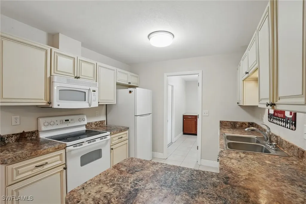 426 Chestnut Avenue NW Port Charlotte FL 33952