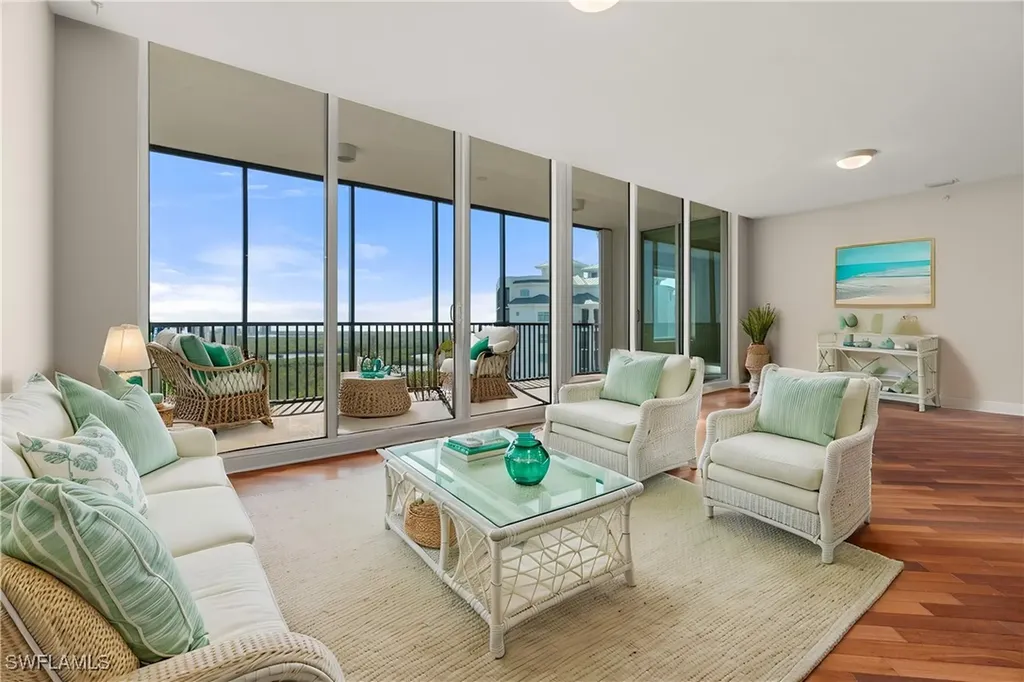 455 Cove Tower Drive Naples FL 34110