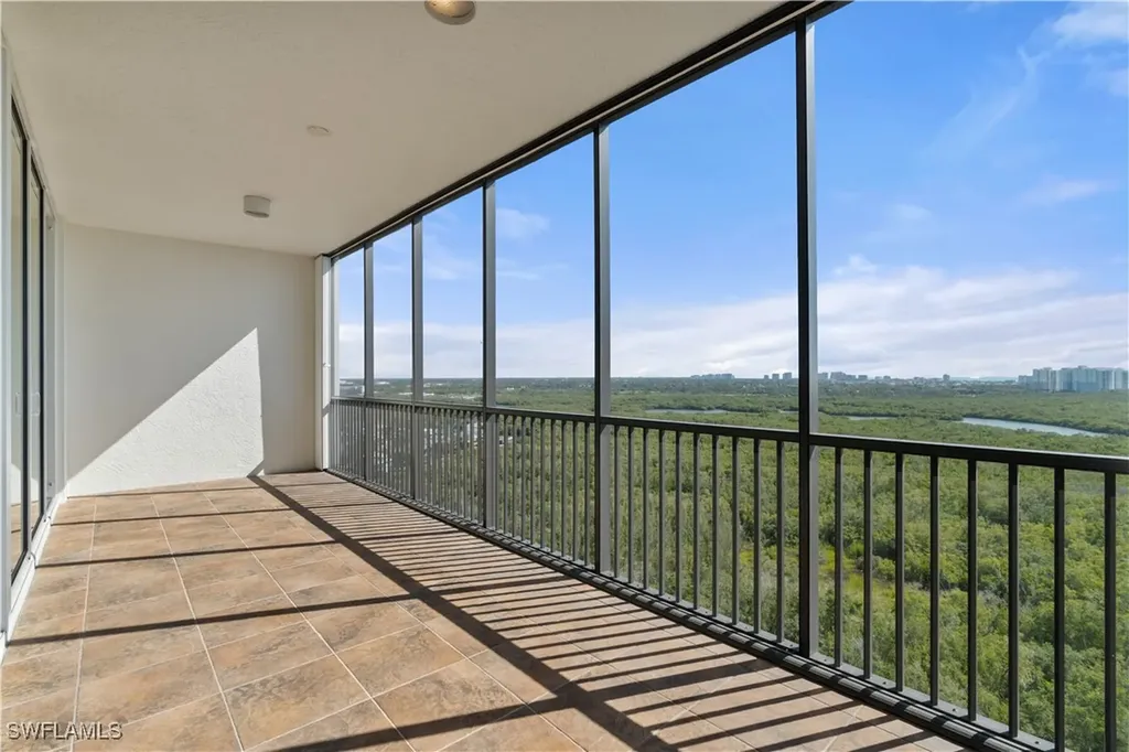 455 Cove Tower Drive Naples FL 34110