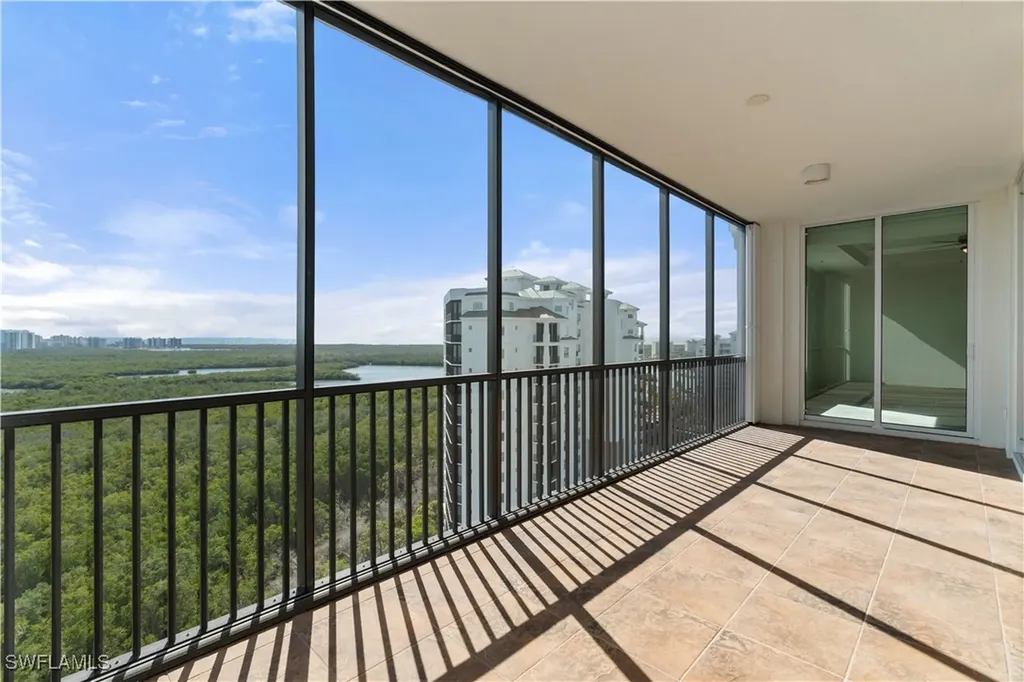 455 Cove Tower Drive Naples FL 34110