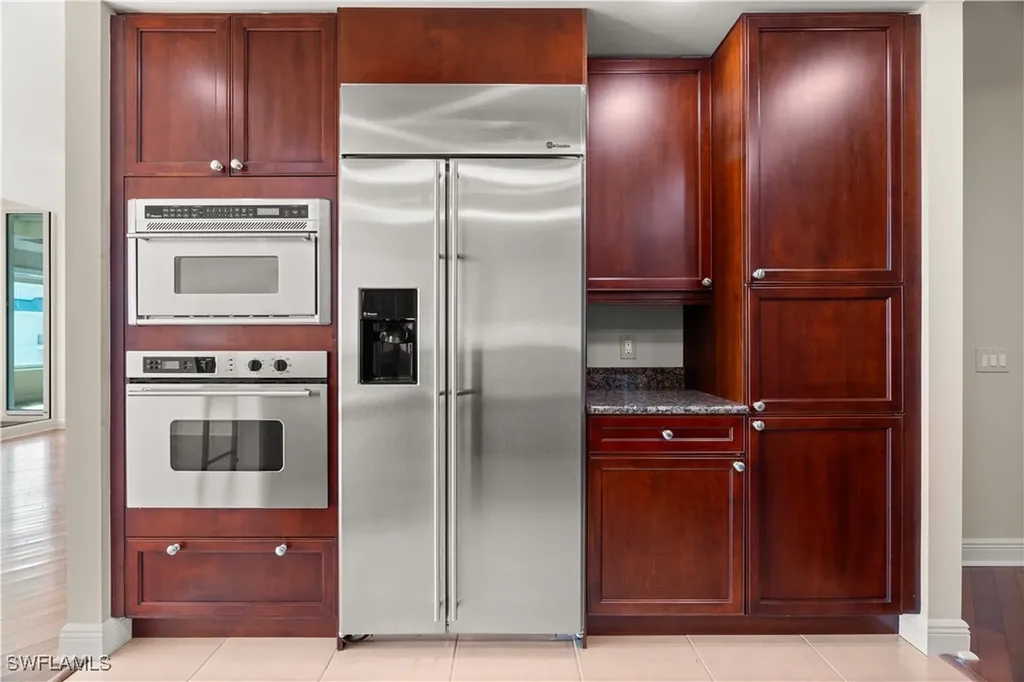 455 Cove Tower Drive Naples FL 34110