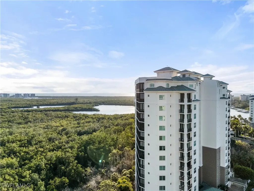 455 Cove Tower Drive Naples FL 34110