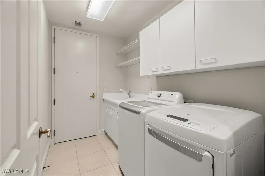 455 Cove Tower Drive Naples FL 34110