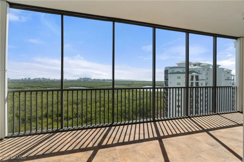 455 Cove Tower Drive Naples FL 34110