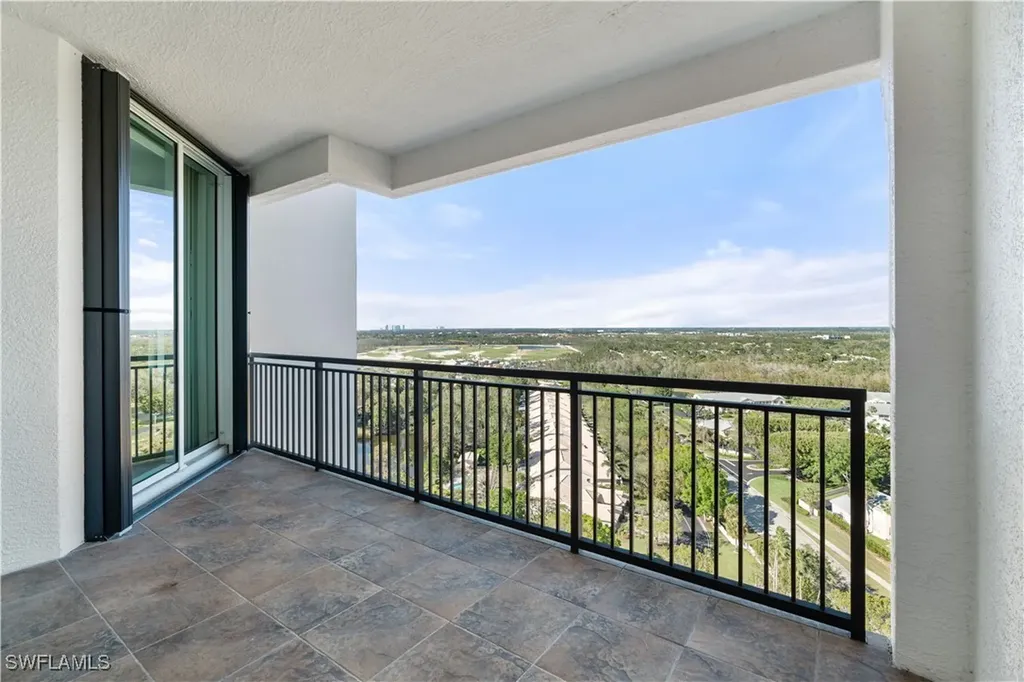 455 Cove Tower Drive Naples FL 34110