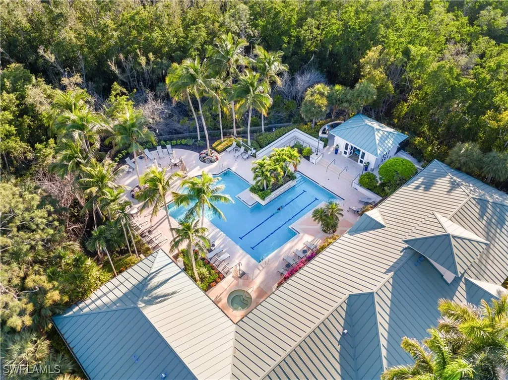 455 Cove Tower Drive Naples FL 34110