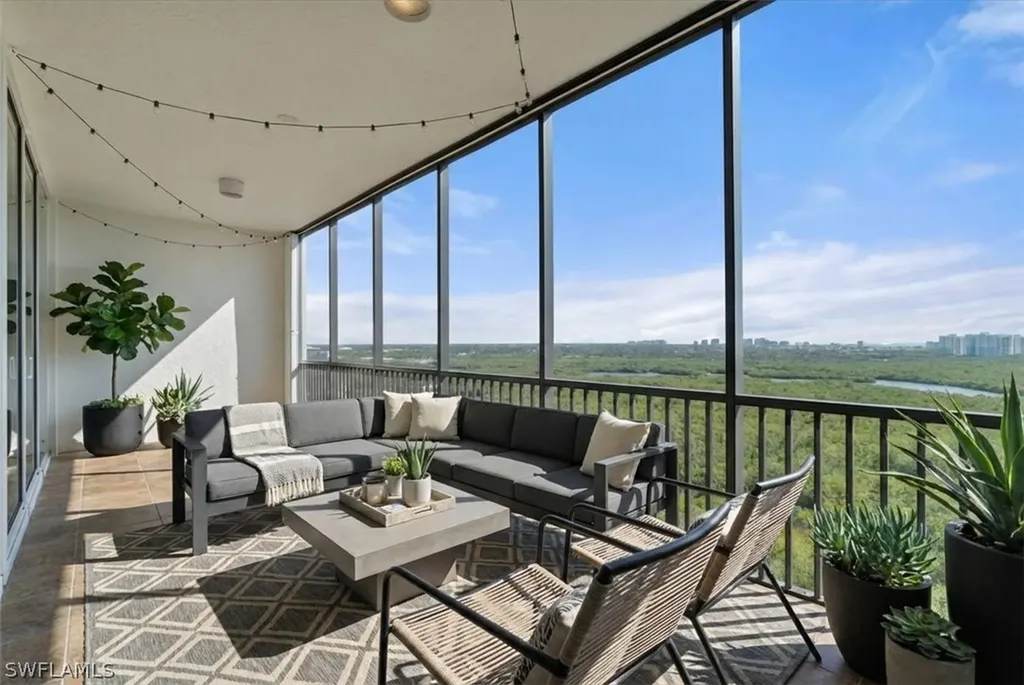 455 Cove Tower Drive Naples FL 34110