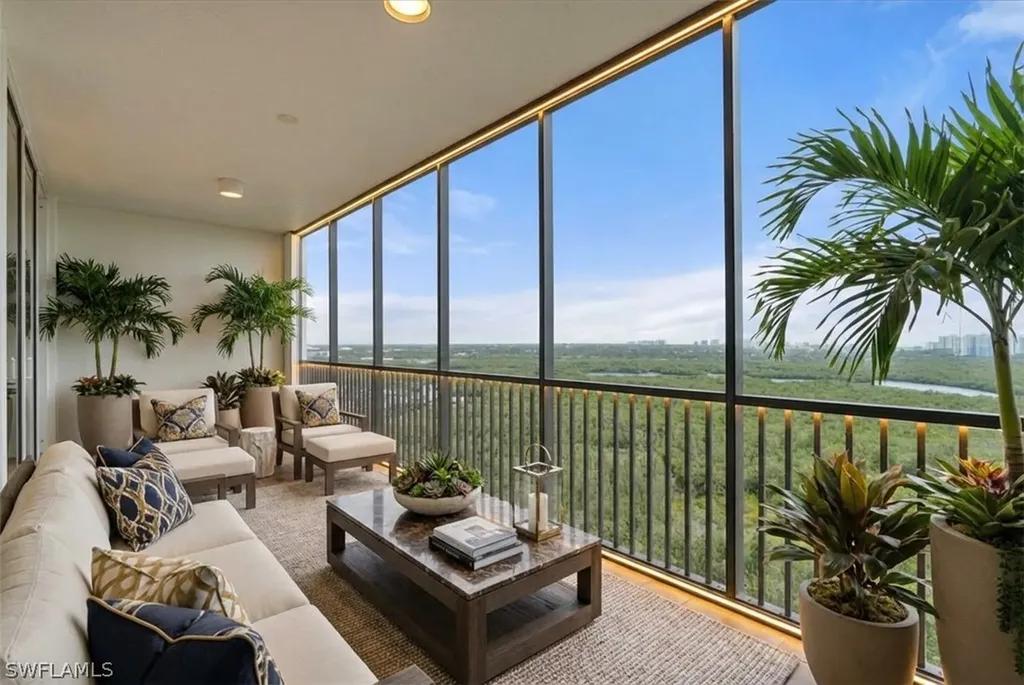 455 Cove Tower Drive Naples FL 34110